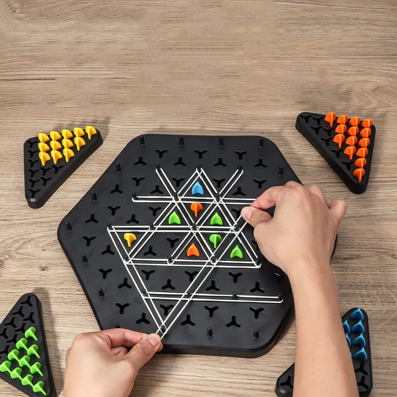 משחק לוח אסטרטגי Triangle Chain Chess Splendor